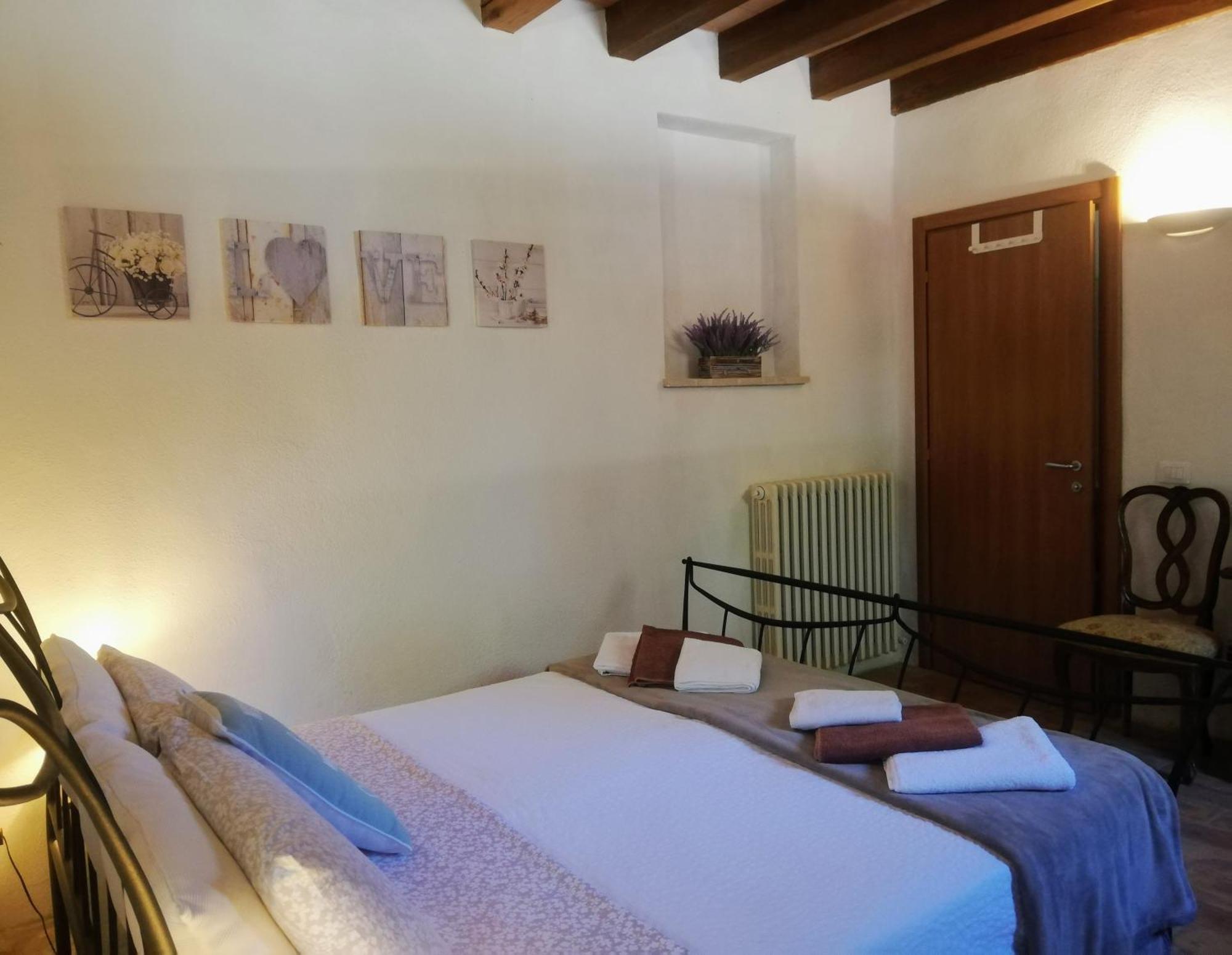 Le Ginestre Apartments Assisi Room photo